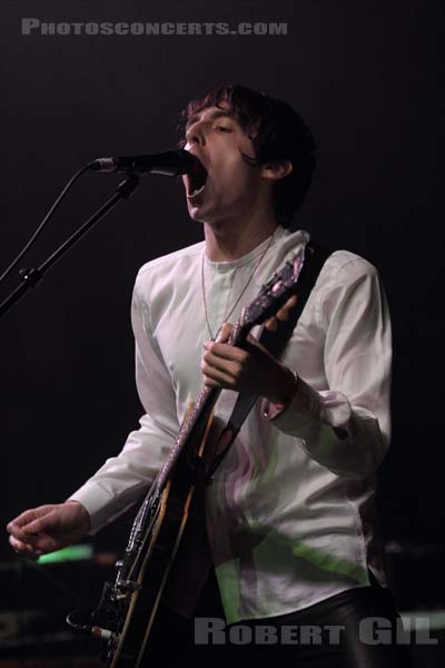 MILES KANE - 2011-11-05 - PARIS - La Cigale - 